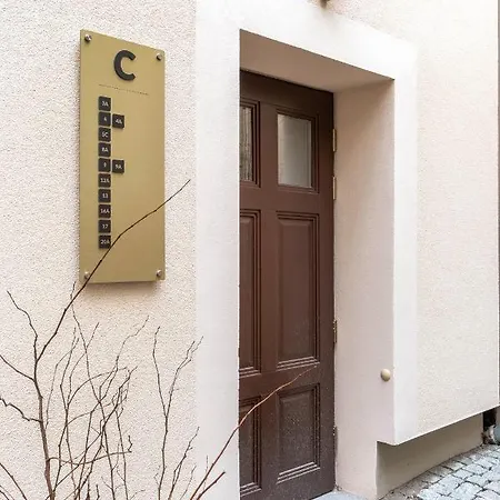 Golden Circles Apartment *